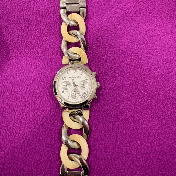 Michael Kors Watch - Picture 1 of 1